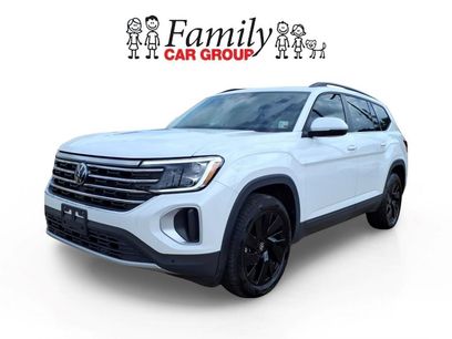 Used 2024 Volkswagen Atlas SE w/ Panoramic Sunroof Package