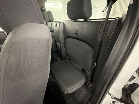 Used 2022 Nissan Frontier S RWD image 22