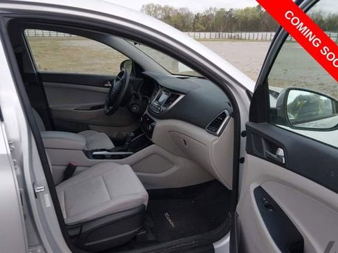 Used 2018 Hyundai Tucson SE image 5