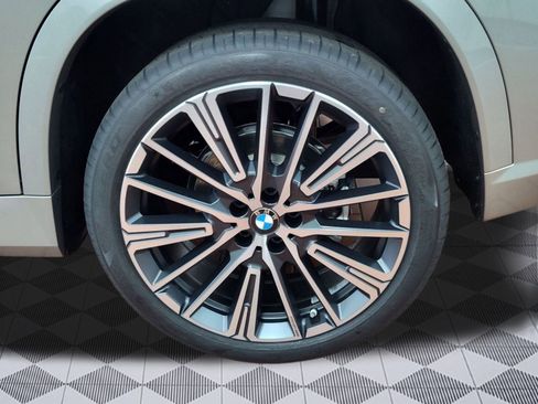 Used 2025 BMW X1 xDrive28i w/ Premium Package image 30