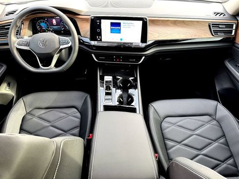 New 2026 Volkswagen Atlas SE FWD image 18