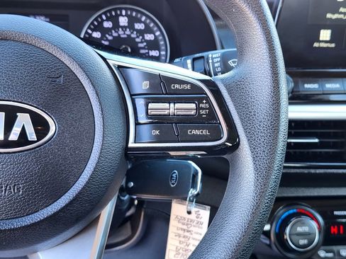 Used 2019 Kia Forte LXS image 27