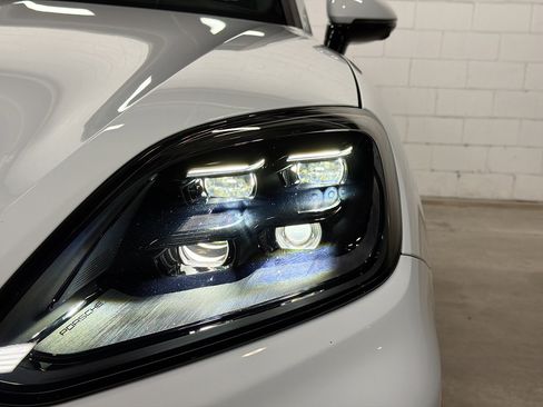Certified 2025 Porsche Cayenne Turbo image 10