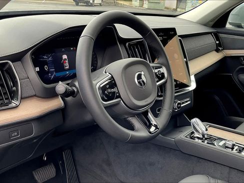 New 2026 Volvo XC90 B5 Plus image 8