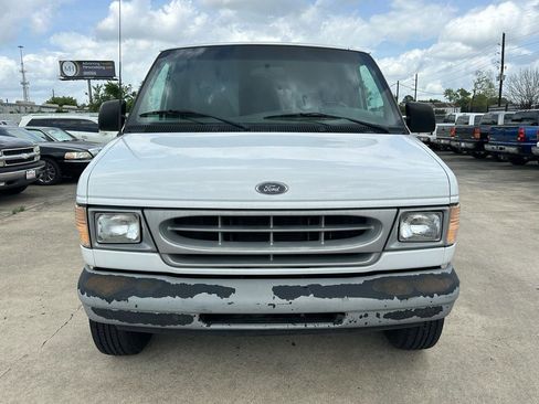 Used 2000 Ford E-350 and Econoline 350 Super Duty RWD image 10