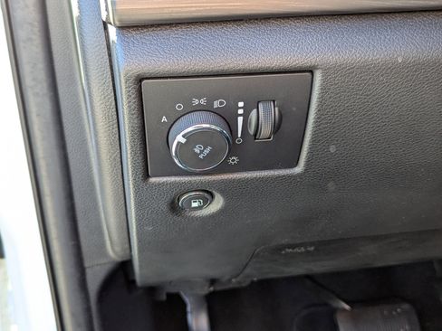 Used 2022 Jeep Grand Cherokee Laredo X image 18