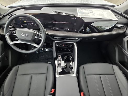 Used 2025 Audi Q5 Premium Plus w/ Premium Plus image 12