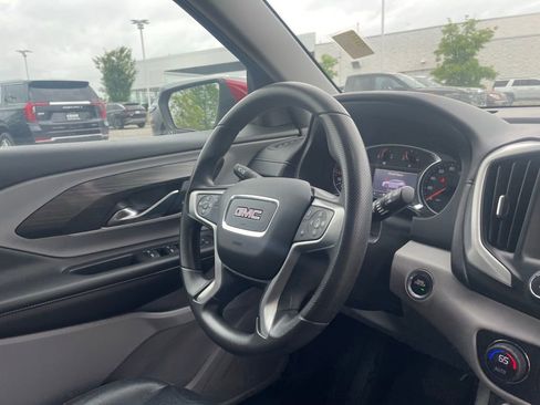 Used 2022 GMC Terrain SLE w/ Driver Convenience Package FWD image 29