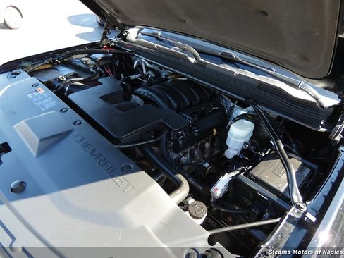 Used 2015 Chevrolet Suburban LTZ image 7