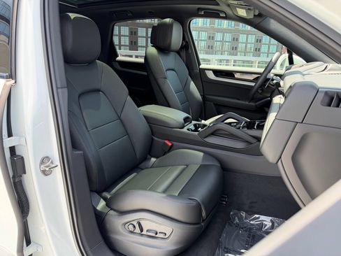 Certified 2026 Porsche Cayenne AWD/4WD image 22