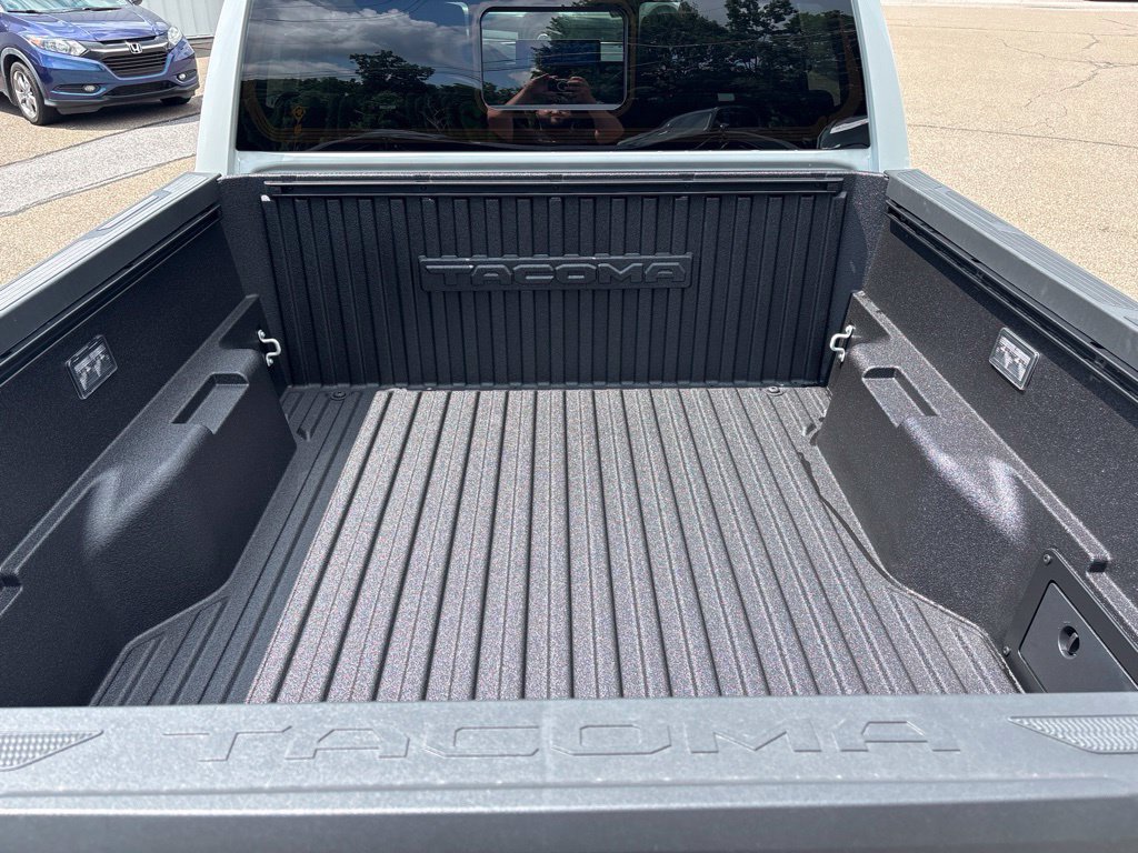 Used 2026 Toyota Tacoma Limited AWD/4WD image 16