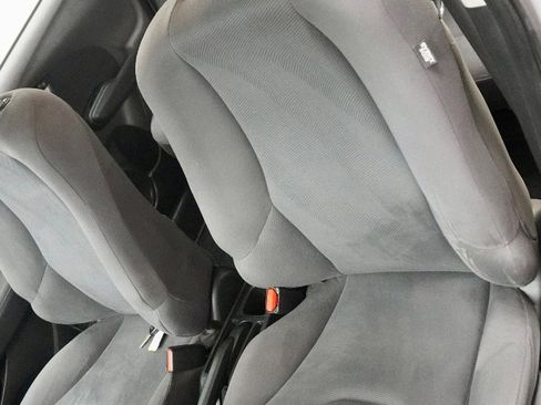 Used 2013 Honda Fit image 4