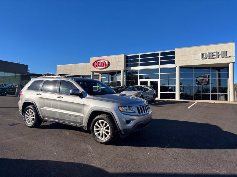 Used 2015 Jeep Grand Cherokee Laredo w/ Quick Order Package 23E RWD image 4