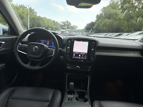 Certified 2024 Volvo XC40 B5 Core w/ Protection Package Premier AWD/4WD image 30