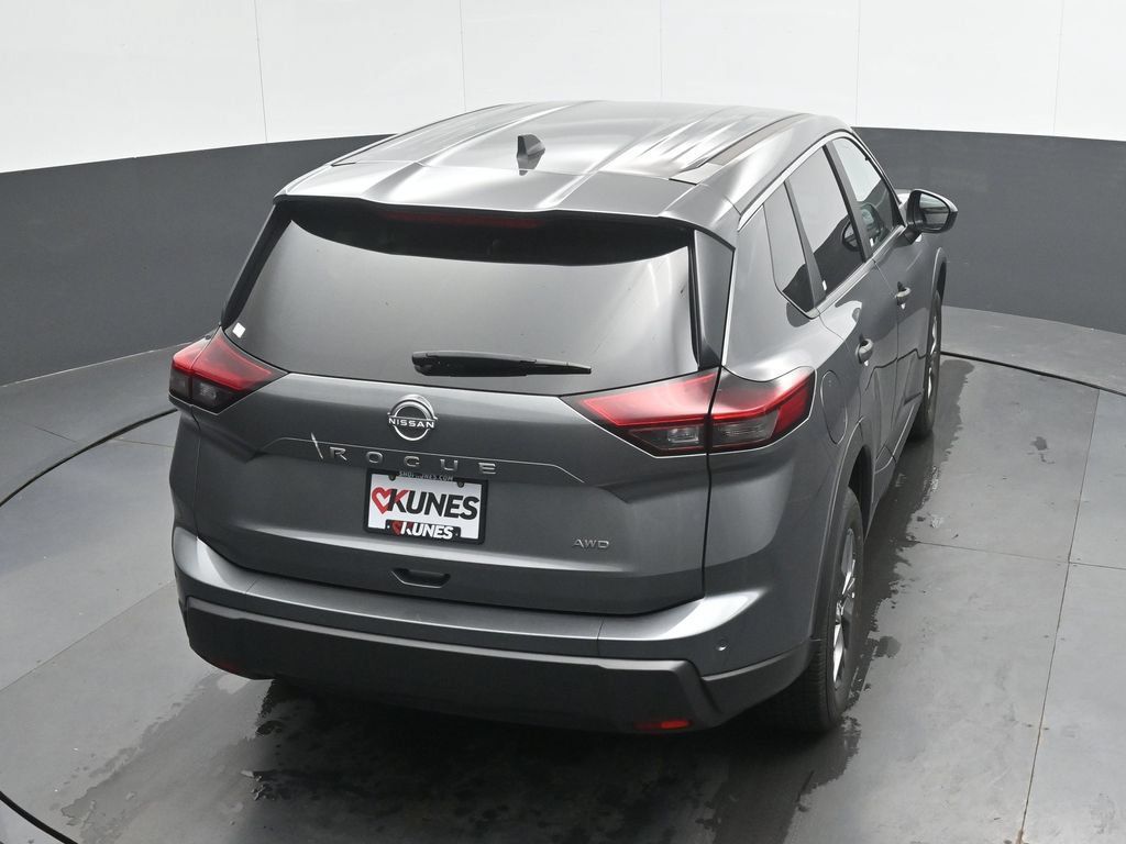 Used 2024 Nissan Rogue S AWD/4WD image 30