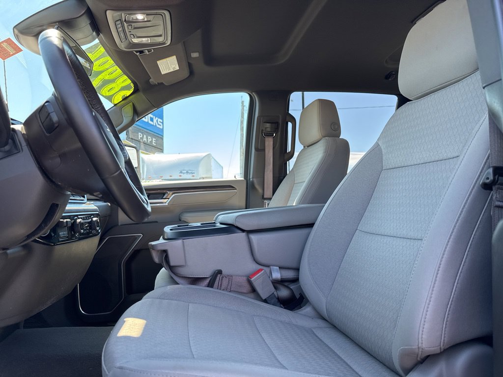 Used 2025 Chevrolet Silverado 2500 LT w/ Convenience Package AWD/4WD image 14