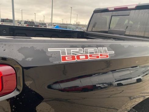 Used 2020 Chevrolet Silverado 1500 LT Trail Boss AWD/4WD image 4