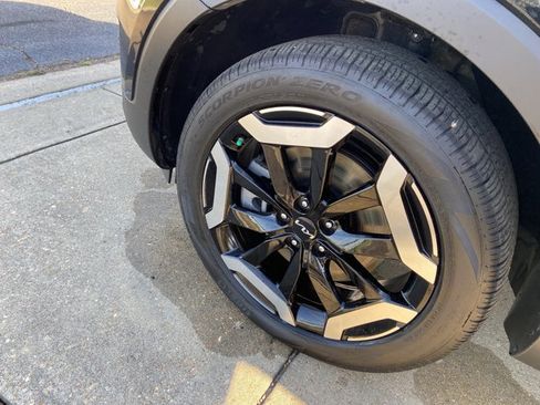 Used 2025 Kia Telluride S image 35