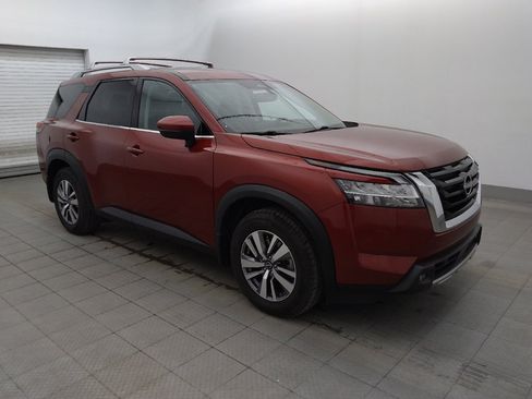 Used 2022 Nissan Pathfinder SL FWD image 11