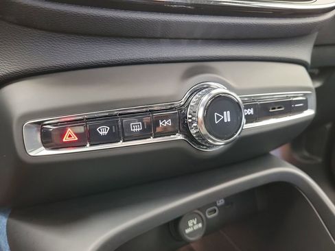 Used 2023 Volvo XC40 Recharge Ultimate AWD/4WD image 30