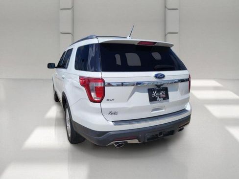 Used 2018 Ford Explorer XLT w/ Equipment Group 201A FWD image 7