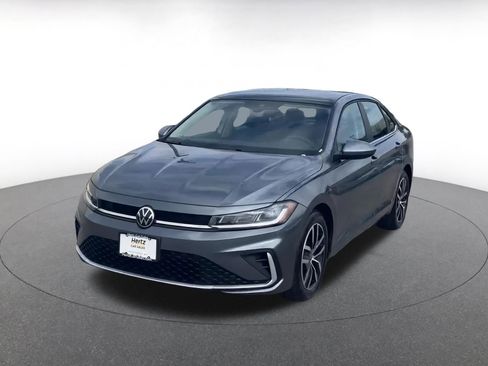 Used 2025 Volkswagen Jetta SE image 7