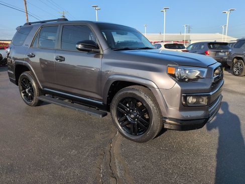 Used 2019 Toyota 4Runner Limited AWD/4WD image 7