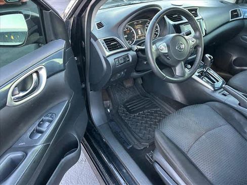 Used 2019 Nissan Sentra SR w/ Exterior Package image 9