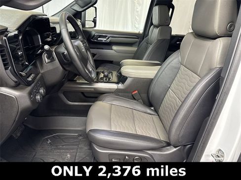 Used 2025 Chevrolet Silverado 2500 ZR2 w/ Technology Package image 10