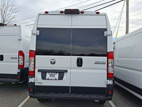 Used 2025 RAM ProMaster 3500 w/ Crew Van Package image 14