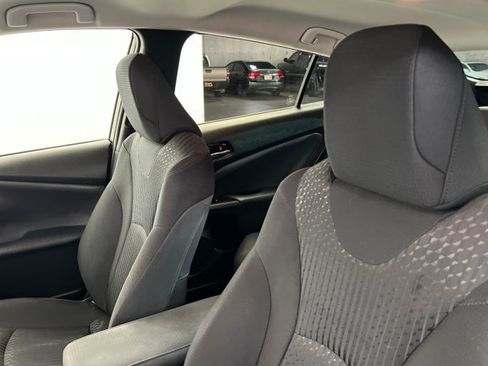 Used 2018 Toyota Prius Two w/ Prius Two Safety Plus Package FWD image 16
