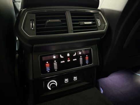 Used 2025 Lamborghini Urus SE image 67