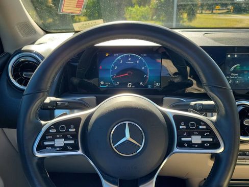 Used 2022 Mercedes-Benz GLB 250 image 21