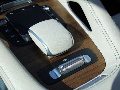 Certified 2023 Mercedes-Benz GLS 450 4MATIC image 28