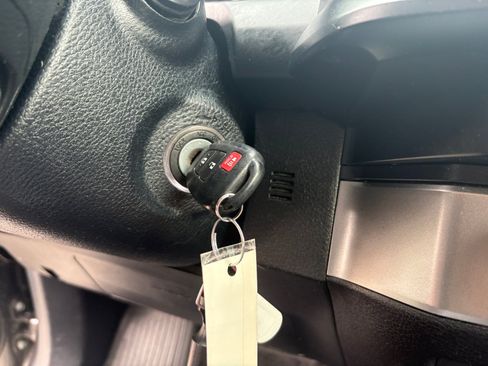 Used 2019 Toyota Tacoma SR AWD/4WD image 30