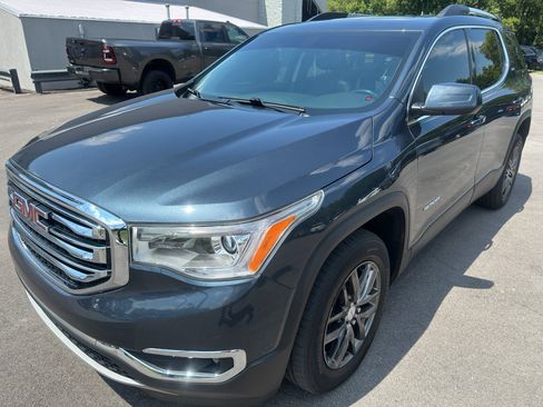 Used 2019 GMC Acadia SLT FWD image 2