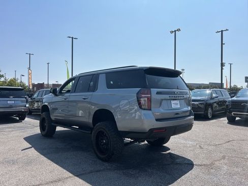 Used 2023 Chevrolet Suburban Z71 w/ Luxury Package image 5
