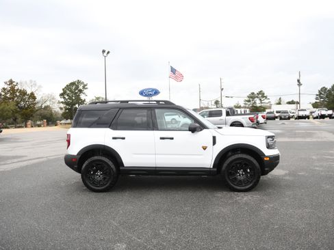 Used 2025 Ford Bronco Sport Badlands image 2