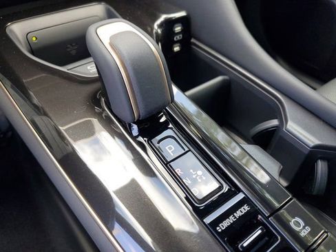 New 2026 Toyota Crown Signia Limited image 17