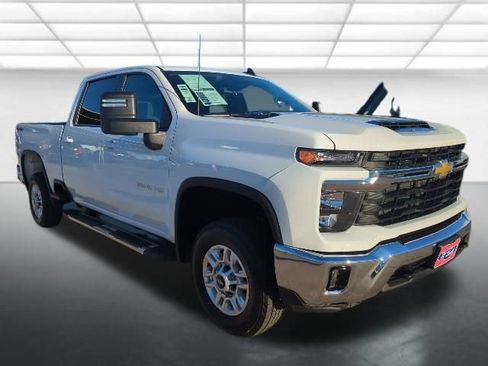 Used 2025 Chevrolet Silverado 2500 LT w/ Convenience Package image 1