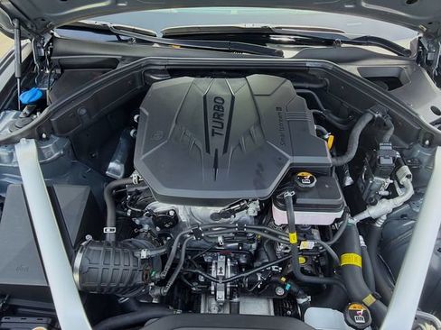 Used 2025 Genesis G70 2.5T RWD image 30