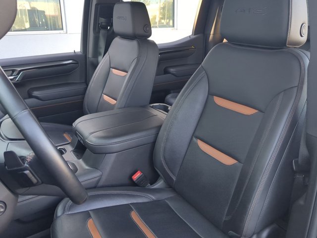 Used 2024 GMC Sierra 1500 AT4 w/ Technology Package AWD/4WD image 16