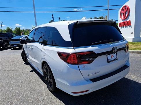 Used 2024 Honda Odyssey Sport image 10