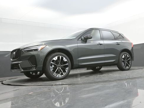 New 2026 Volvo XC60 B5 Plus w/ Climate Package AWD/4WD image 30