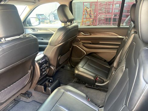 Used 2021 Jeep Grand Cherokee L Limited AWD/4WD image 25
