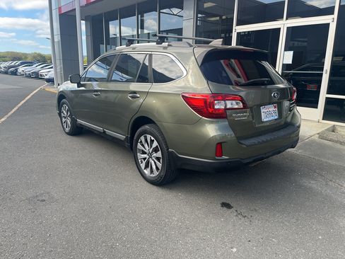 Used 2017 Subaru Outback 2.5i Touring AWD/4WD image 23