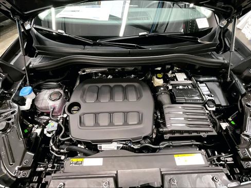 New 2026 Volkswagen Tiguan SE image 13