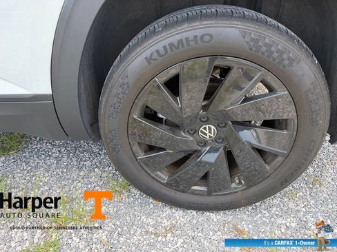 Used 2024 Volkswagen Atlas Cross Sport SE w/ Black Wheel Package FWD image 20