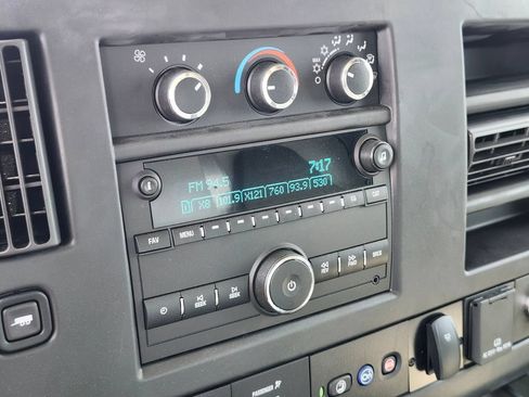 Used 2022 Chevrolet Express 3500 w/ Power Convenience Package RWD image 12