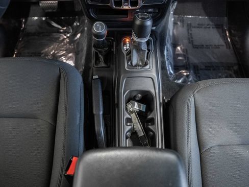 Used 2023 Jeep Wrangler Unlimited Sport AWD/4WD image 25